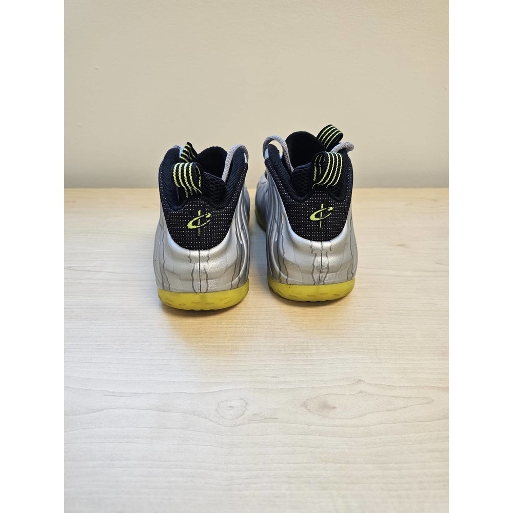 Nike Air Foamposite One Premium Metallic Silver Volt 575420 004 Sz 9.5 - Picture 6 of 7